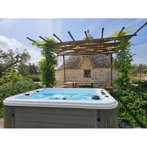 Trullo Ape Regina by MONHOLIDAY