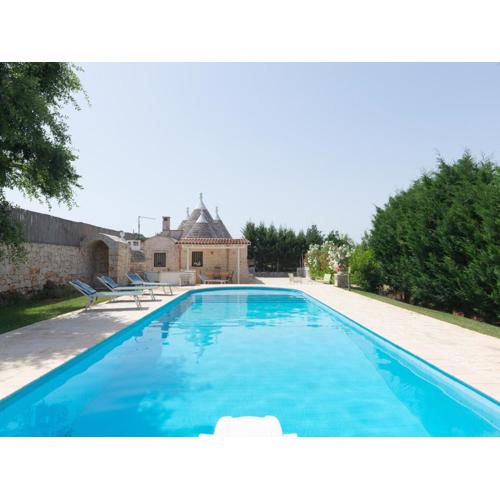 Trullo Filippo with pool near Ostuni