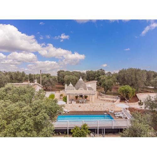 Trullo Quattro Carrini con piscina