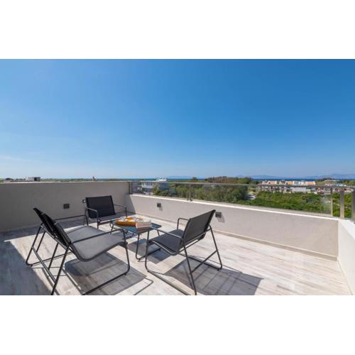 Tsatos Luxury Residence