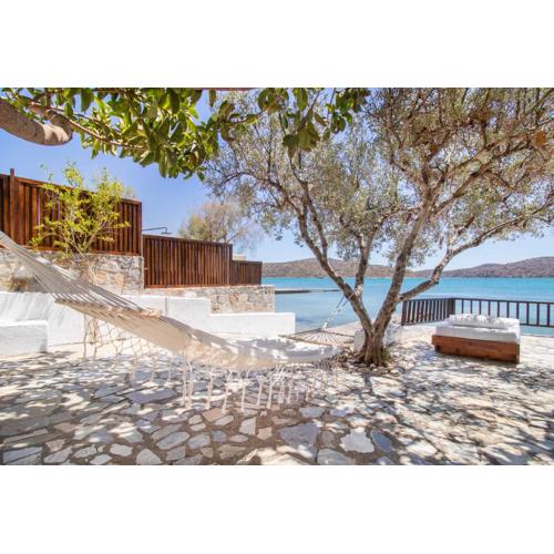 Tsifliki Beachfront Retreat