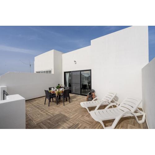 Tulip Court Penthouse Brand New-2 Min From The Sea-Central Bugibba