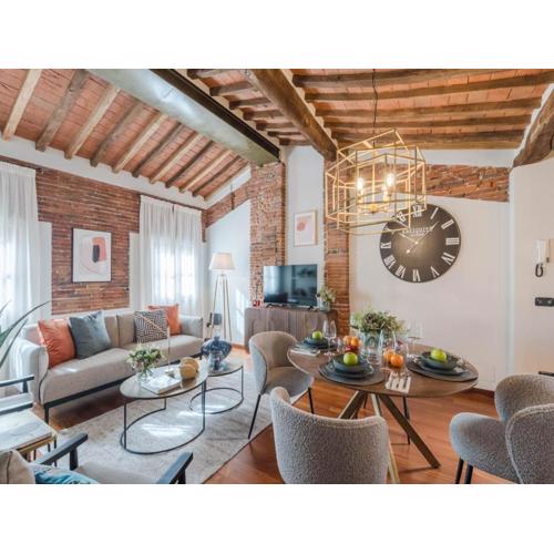 Tuscan Charm in the Heart of Lucca