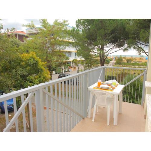 Two- bedroom flat with sea view in Bibione