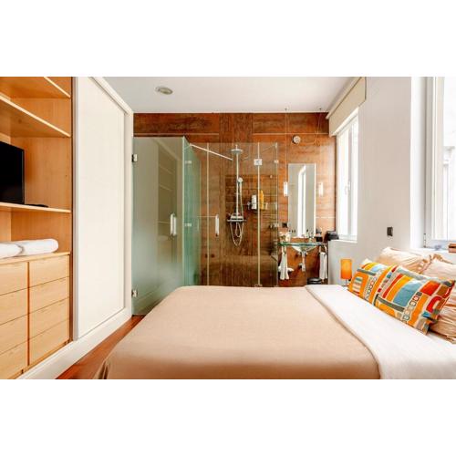 Two Artists in Chueca - Luxury BR with En-suite Bath