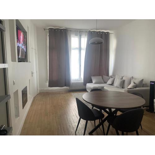Two-bed apartment - Saint-Lazare