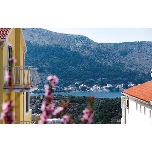 Two-Bedroom Apartment In Sibenik