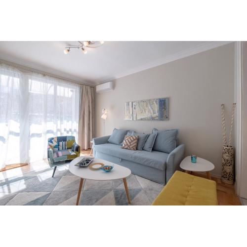 Two Bedroom Apartment Near to Doctors Garden