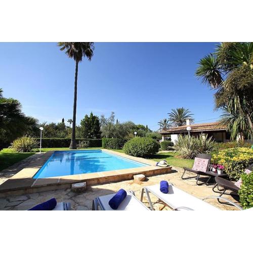 Two-bedroom house with country views by Renthousing