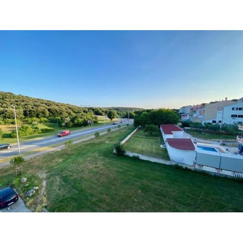 Two Bedroom Top Floor Pula Apartment With Balcony