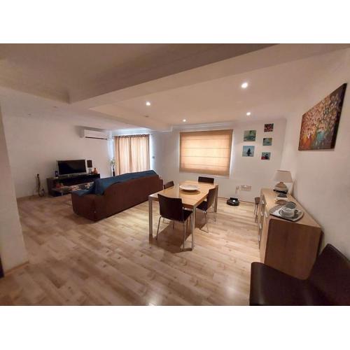 Two Bedroom whole apartment close to the sea