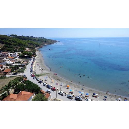 Two room apartment near the beach