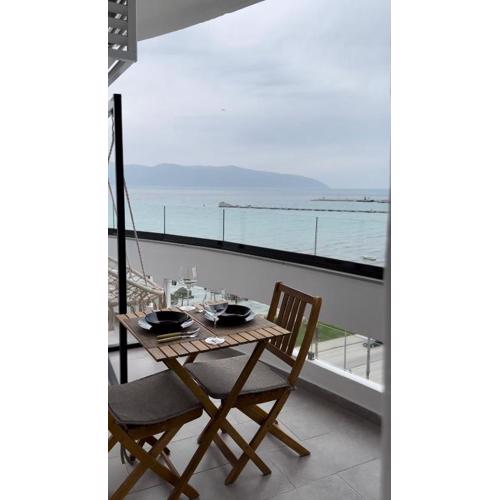 U N I Q U E by Sea View Suites
