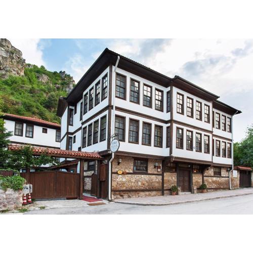 Uğurlu Konakları