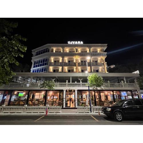 Ujvara Hotel