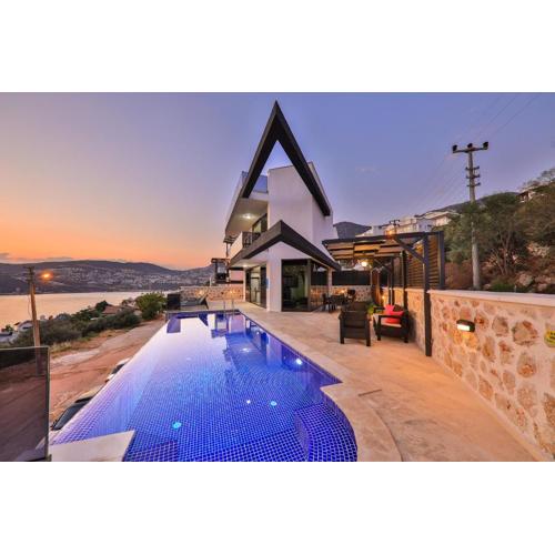 Ultra Lux Villa