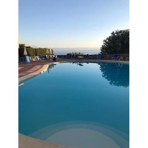 Una Piscina sul Mare Apartment