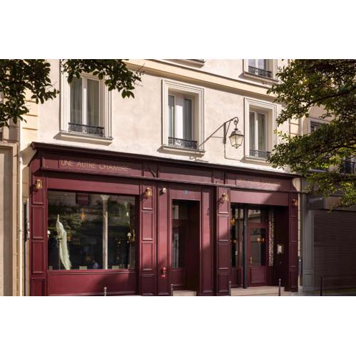UNE AUTRE CHAMBRE