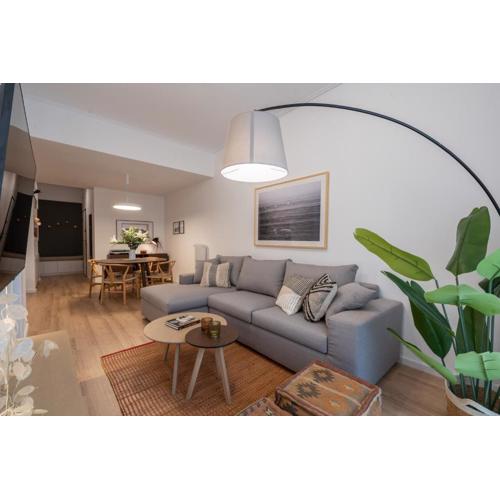 Unique 2 Bedrooms Apartment, Steps to Plaka and City center