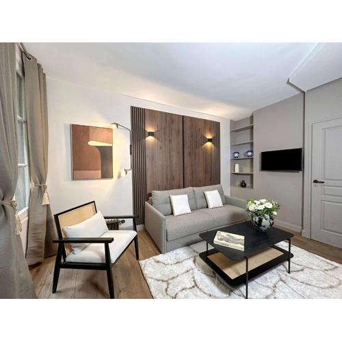 Unique apartment at the Paris Bourse