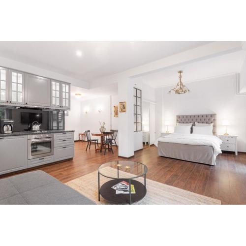 Unique apartment next to Acropolis and metro