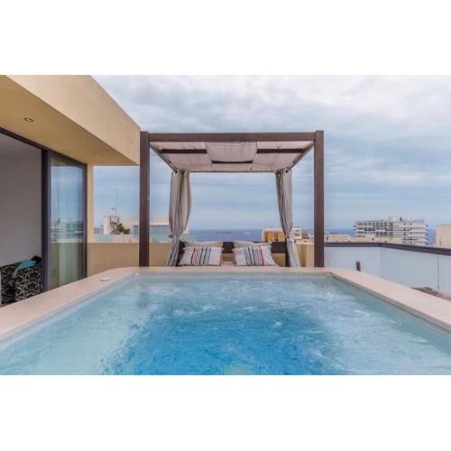 Unique penthouse with private pool & sea view
