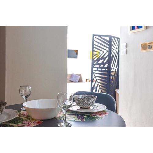 Unique studio at Athens Riviera 1 min from the sea
