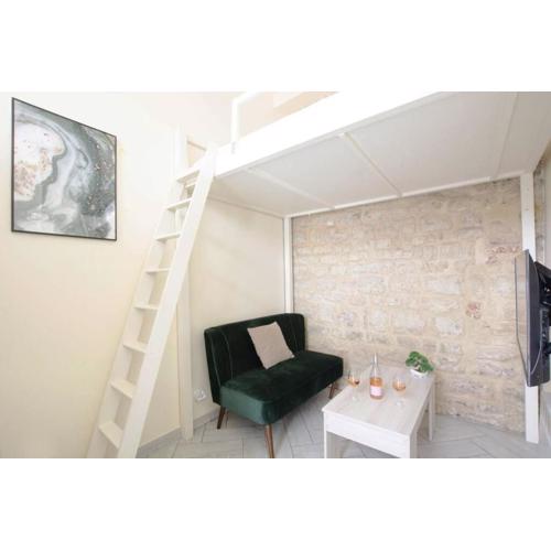 Unique Studio in Marais