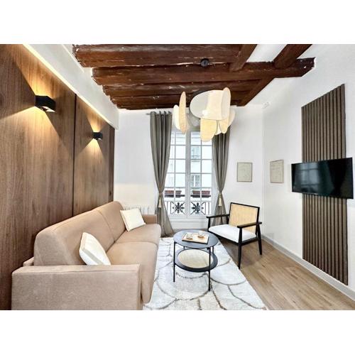 Unique studio near Notre-Dame
