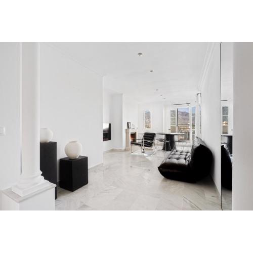 Unmatched Location, Breathtaking Views, Garage