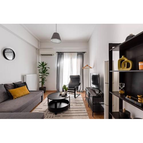 Urban Chic Hideaway Near Athens Center & Metro