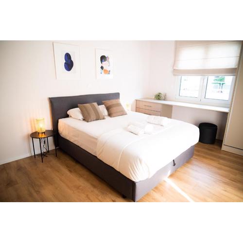 Urban Comfort 2 bdrm next to Metro