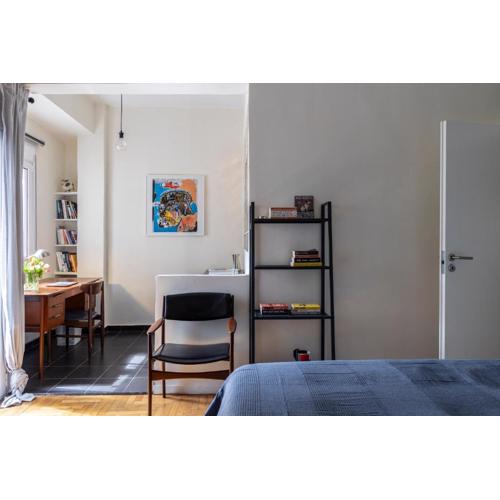 Urban Elegance 1BR with Hill & Lycabettus Views