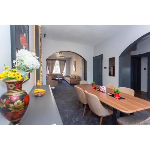 Urban Elegance Apartment