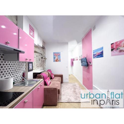 Urban Flat 193 - Barbie in Paris