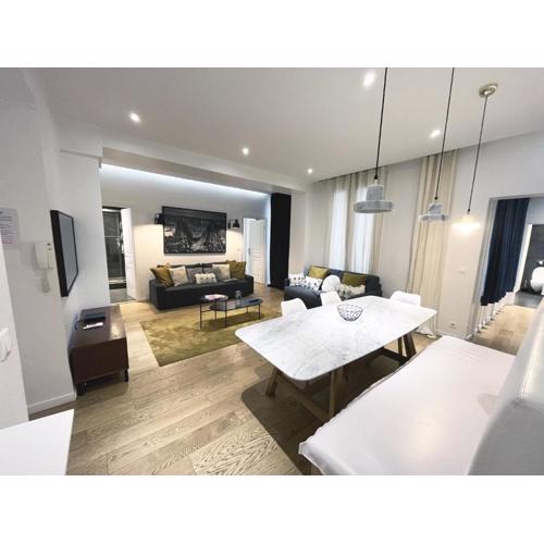 Urban Flat 69 - Beautiful Parisian Apartment in Center of Paris