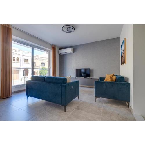 Urban Oasis 3BR Duplex in a Prime Location