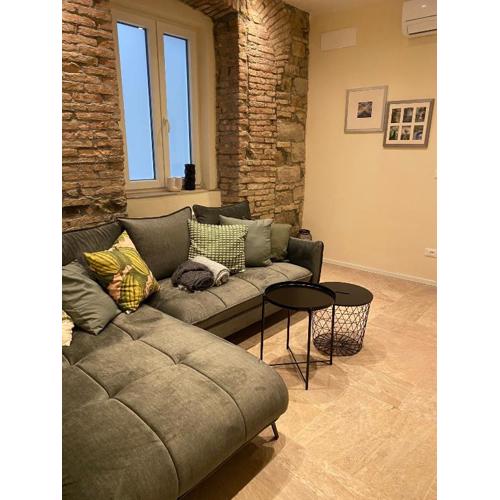 Urban Oasis, Home-Triest com
