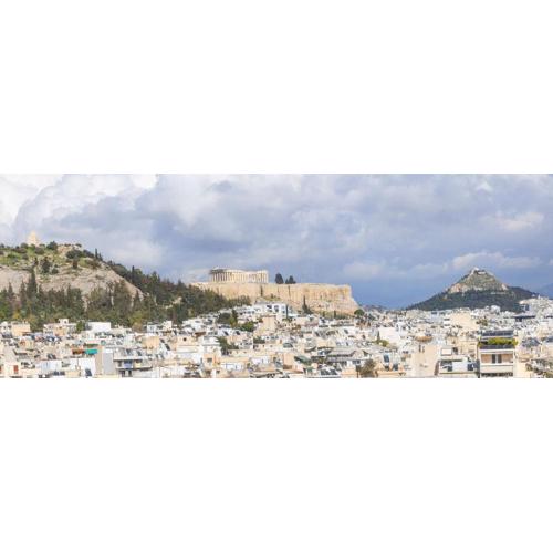 Urban Oasis with Acropolis Views by GHH