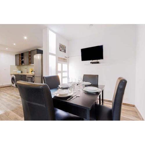 Urban Refuge in the Heart of the Marsh 1BDR - 3P