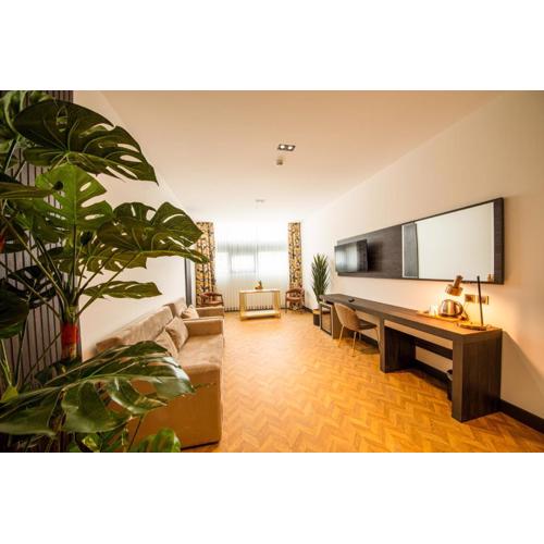 V Center Hotel