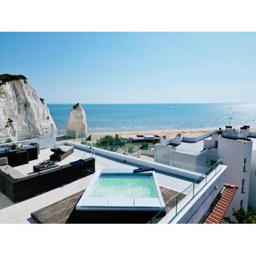 V Penthouse