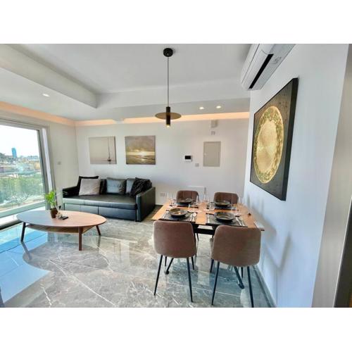 V-Premium Brand New Central flat
