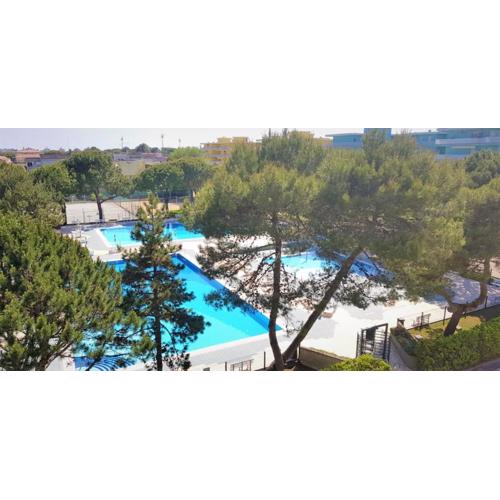 Vacation by the pool in our cozy flat