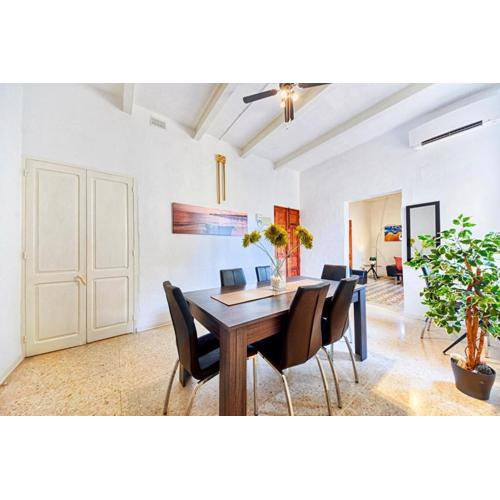 Valletta 2 bedroom sleeps 6 apartment walking distance to centre and the sea
