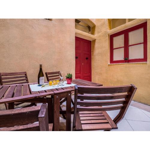 Valletta Main Street Apartment