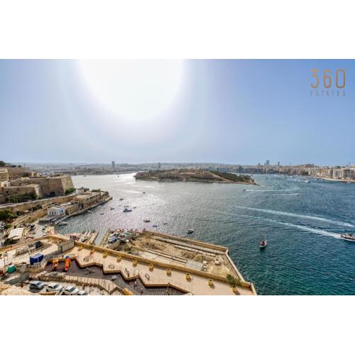 Valletta Postcard Penthouse by 360 Estates