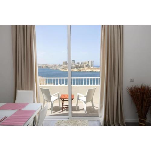VALLETTASTAY - HARBOR VIEW GEM- SEA VIEW 1 BED APT