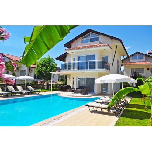 VALLEY VILLA 9