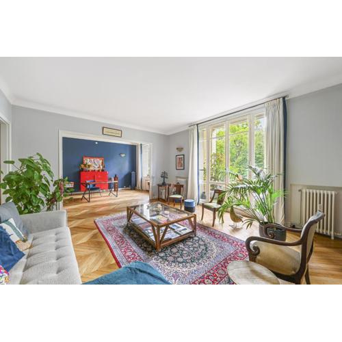 Veeve - Gardenside Glamour